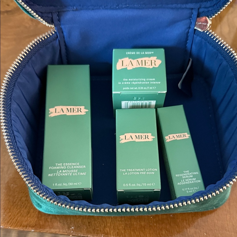 La Mer Skincare Collection in travel case